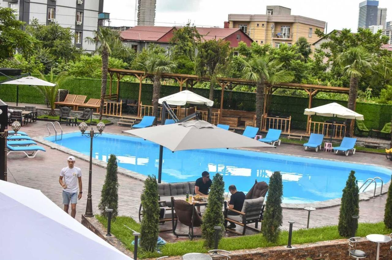 Hotel Genatsvale Batoemi Buitenkant foto