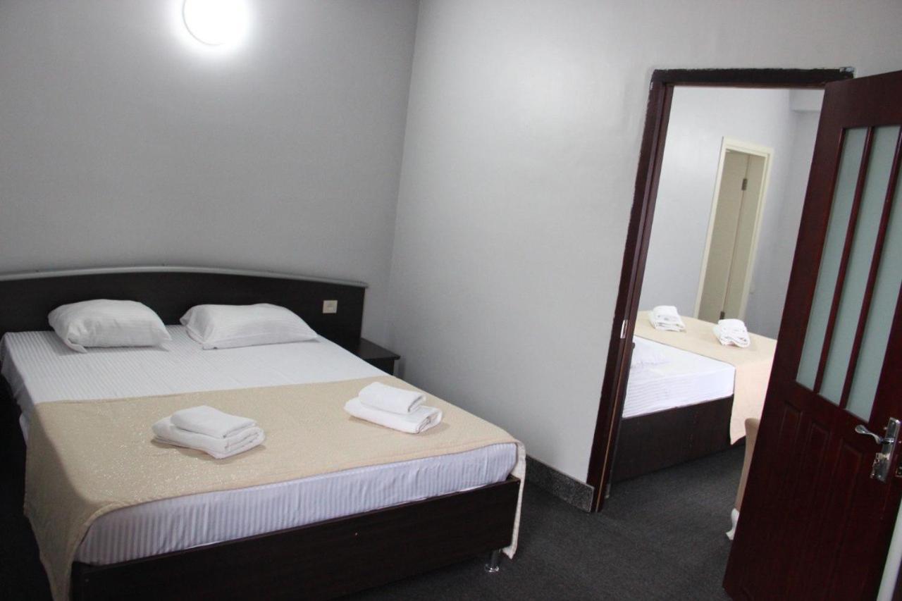 Hotel Genatsvale Batoemi Buitenkant foto