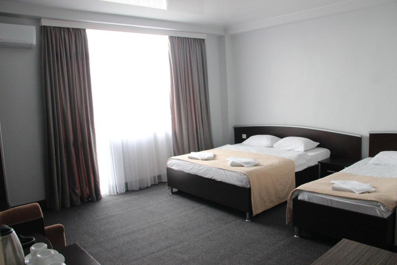 Hotel Genatsvale Batoemi Buitenkant foto