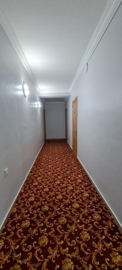 Hotel Genatsvale Batoemi Buitenkant foto