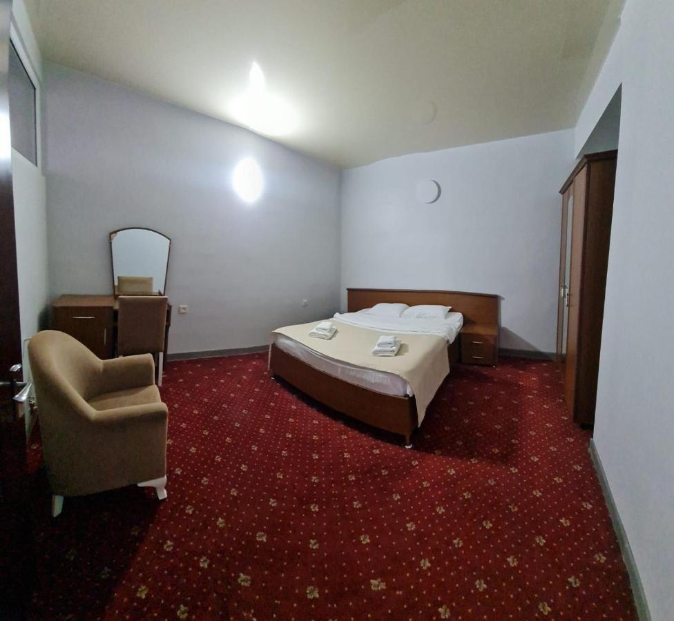 Hotel Genatsvale Batoemi Buitenkant foto